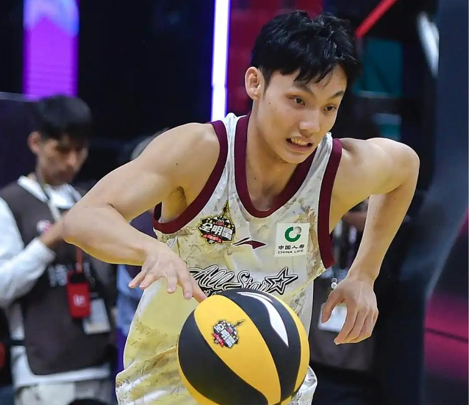 雷竞技CBA季后赛赛程吃紧，菲尼克斯太阳加时末段伤情更新，引发热议，团队化学反应显著的简单介绍